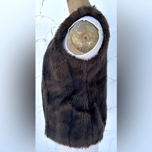 Sanctuary -ladies faux fur outerwear vest - Picture 3 of 6